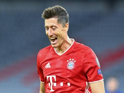 L'attaquant polonais du Bayern Robert Lewandowski après un but contre Chelsea, en 8e retour de Ligue des champions, le 8 août 2020 à Munich - Tobias SCHWARZ [AFP]