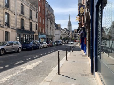 La circulation dans la rue des Boucheries Saint-Ouen ne se fera que dans la direction de l'Hôtel de ville.