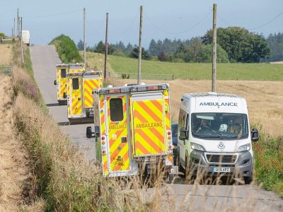 Des ambulances près du site d'un déraillement de train, le 12 août 2020 à Stonehaven, dans le nord-est de l'Ecosse - Michal Wachucik [AFP]