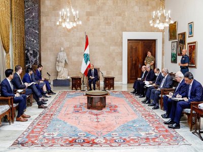 Le sous-secrétaire d'Etat américain pour les Affaires politiques, David Hale, rencontre le président libanais Michel Aoun, dans le palais présidentiel à l'est de Beyrouth, le 14 août 2020 - - [DALATI AND NOHRA/AFP]