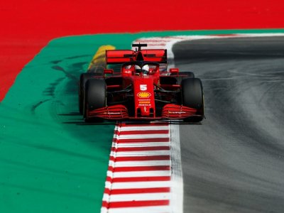 L'Allemand Sebastian Vettel lors de la 2e séance d'essais libres du GP d'Espagne, le 14 août 2020 à Montmelo, près de Barcelone - ALBERT GEA [POOL/AFP]