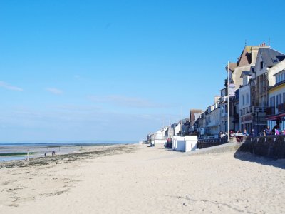 Des effets personnels ont été découverts sur la plage de Saint-Aubin-sur-Mer, samedi 15 août.