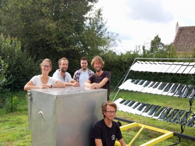 Les Vagabonds de l'énergie présentent leur four solaire installé sur une remorque : un projet inédit ! - Christian Pedron