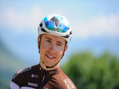 Benoît Cosnefroy sera l'un des trois coureurs normands cette année sur le Tour de France. Le cycliste originaire de la Manche pourrait bien viser une victoire d'étape. - Yves Perret
