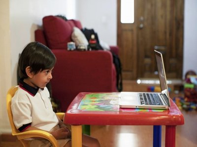 Un enfant mexicain suit ses cours en ligne à Monterrey le 24 août 2020 en raison de la pandémie de coronavirus - Julio Cesar AGUILAR [AFP]