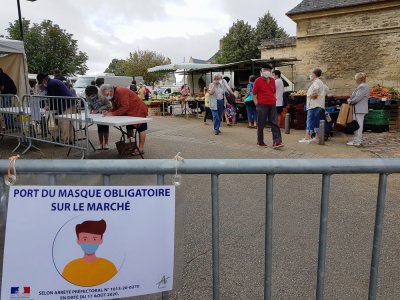 Comme dans l'Orne (photo), le port du masque s'impose désormais sur tous les marchés du Calvados.