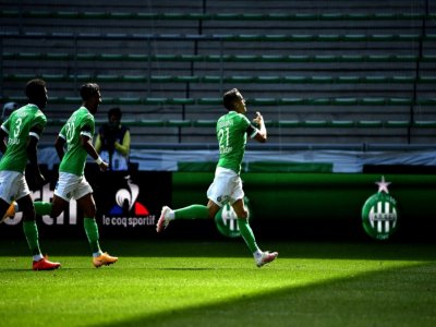 Les Stéphanois, portés par Romain Hamouma, ont dominé le promu Lorient à Geoffroy-Guichard, le 30 août 2020 - JEFF PACHOUD [AFP]