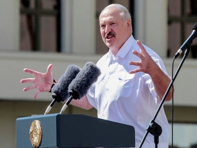 Le président Alexandre Loukachenko lors d'un rassemblement de ses partisans, le 16 août 2020 à Minsk, au Bélarus - Siarhei LESKIEC [AFP/Archives]