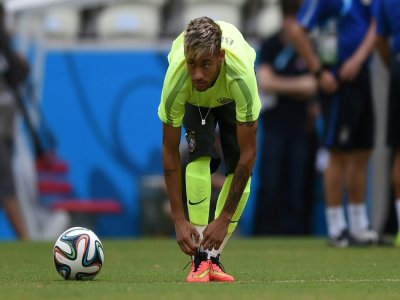 Neymar à l'entraînement avec l'équipe nationale du Brésil le 16 juin 2014 à Fortaleza - VANDERLEI ALMEIDA [AFP/Archives]