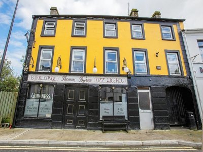 Le bar "Thomas Byrne", fermé en raison de la pandémie de coronavirus dans le village de Dunmore, dans l'ouest de l'Irlande, le 3 septembre 2020 - PAUL FAITH [AFP]
