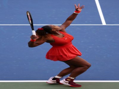 L'Américaine Serena Williams face à sa compatriote Sloane Stephens lors du 3e tour de l'US Open, à New York, le 5 septembre 2020 - AL BELLO [GETTY IMAGES NORTH AMERICA/AFP]