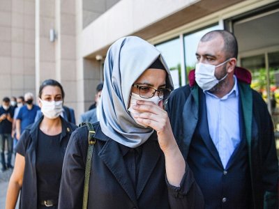 Hatice Cengiz, ancienne fiancée turque de Jamal Khashoggi, après avoir assisté au procès de 20 suspects pour le meurtre du journaliste saoudien, le 3 juillet 2020, à Istanbul - Ozan KOSE [AFP]