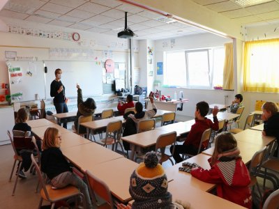 Deux élèves du pôle élémentaire de la Crosse à Falaise ont été testés positifs au Covid-19. Leurs classes sont fermées jusqu'au mardi 15 septembre.