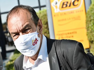 Le secrétaire général de la CGT Philippe Martinez à l'usine Bic de Montévrain le 14 septembre 2020 - STEPHANE DE SAKUTIN [AFP/Archives]
