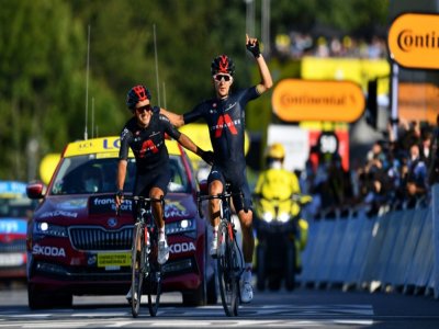 Le coureur d'Ineos Michal Kwiatkowski s'offre la 18e étape du Tour de France devant son équipier Richard Carapaz, le 17 septembre 2020 à La Roche-sur-Foron - Stuart Franklin [POOL/AFP]