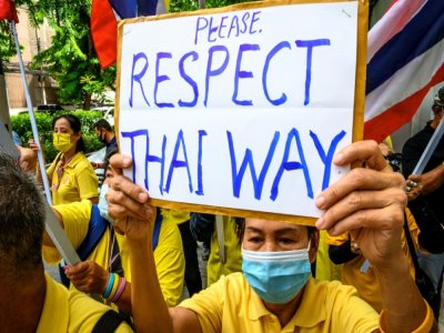 Manifestation monarchiste devant l'ambassade des Etats-Unis à Bangkok, le 17 septembre 2020 - Mladen ANTONOV [AFP]