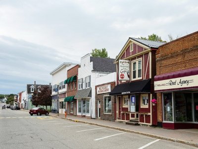 Le centre-ville de la petite ville de Millinocket en septembre 2020, dans l'Etat américain du Maine, qui a connu un évènement "ultra-propagateur" du Covid-19 - Joseph Prezioso [AFP]