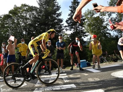 Le Slovène Primoz Roglic dans la dernière ascension du contre-la-montre du Tour de France le 19 septembre 2020 vers La Planche des Belles Filles - Anne-Christine POUJOULAT [AFP]
