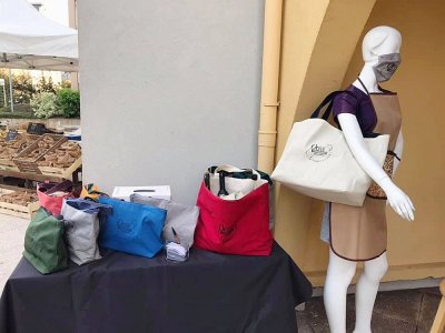 Pour préserver l'environnement, le Collectif d'urgence d'Alençon invite les acheteurs à réutiliser les sacs cabas. - Facebook Collectif d'Urgence