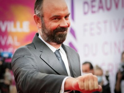 L'ancien Premier ministre Edouard Philippe sourit sur le tapis rouge au festival du cinéma à Deauville le 4 septembre 2020 - Lou BENOIST [AFP]