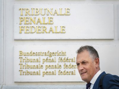 L'ex-secrétaire général de la Fifa Jérôme Valcke à la sortie de son procès devant le tribunal fédéral de Bellinzone, le 14 septembre 2020 - Fabrice COFFRINI [AFP/Archives]