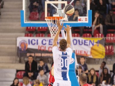 Le Rouen Métropole Basket s'est imposé pour sa première sortie en Coupe de France face à Lorient, mercredi 23 septembre. - FLOHIC Romain