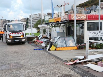 Pour quatre restaurants de plage, les dégâts sont très importants.