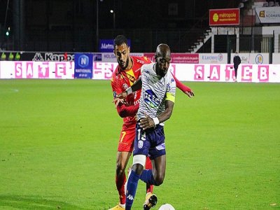 Les joueurs de Quevilly Rouen Métropole arrachent le point du match nul contre Laval. - Twitter QRM