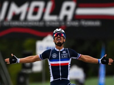 Julian Alaphilippe Champion du monde de cyclisme sur route, à Imola, le 27 septembre 2020 - Marco BERTORELLO [AFP]