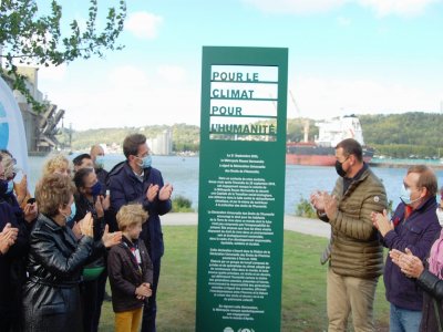 La plaque a été installée à la pointe de la presqu'île Rollet à Rouen, sur la rive gauche. - Christian Pedron