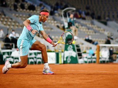 Rafael Nadal sans pitié pour le Bélarusse Egor Gerasimov sur le central Philippe-Chatrier de Roland-Garros, le 28 septembre 2020 - Martin BUREAU [AFP]