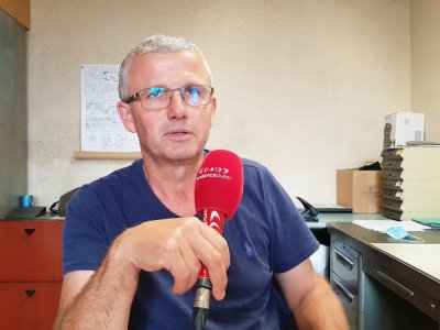 "La Ministre de la transition écologique est incompétente pour prendre ce genre de décision", estime Alain Desvaux, à la tête de l'élevage de visons de La Chapelle-d'Andaine.
