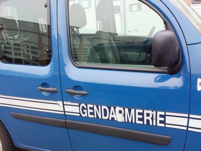 Des personnes se font passer pour des gendarmes dans l'agglomération de Caen pour commettre des vols. Deux plaintes ont été déposées mardi 29 septembre.