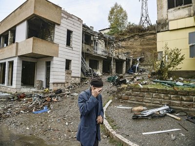 Des bâtiments détruits de la ville de Stepanakert au Nagorny Karabakh le 6 octobre 2020 - ARIS MESSINIS [AFP]