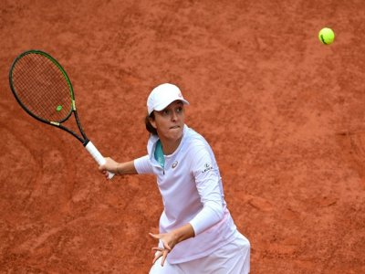 La Polonaise Iga Swiatek face à l'Argentine Nadia Podoroska en demi-finale de Roland-Garros, le 8 octobre 2020 - MARTIN BUREAU [AFP/Archives]