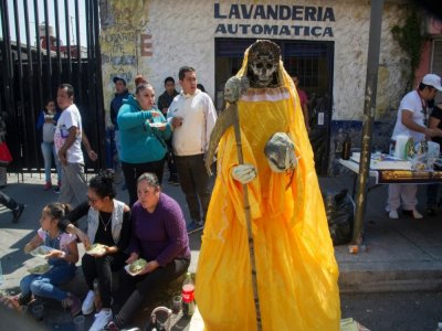 Une représentation de la "Santa Muerte" dans une rue du quartier de Tepito, le 1er octobre 2020 à Mexico - CLAUDIO CRUZ [AFP]