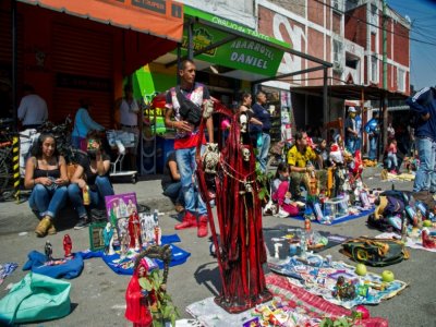 Des représentations de la "Santa Muerte" dans une rue du quartier de Tepito, le 1er octobre 2020 à Mexico - CLAUDIO CRUZ [AFP]