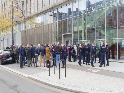 La mobilisation a été fortement suivie devant l'hôtel de police du Havre, mais aussi à Rouen, ce lundi 12 octobre.