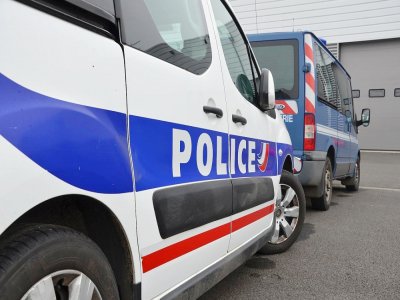 L'enquête a été confiée à la police, pour tenter de comprendre les causes du drame qui s'est déroulé dans la nuit du samedi 10 au dimanche 11 octobre, à Cherbourg-en-Cotentin.