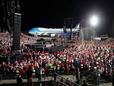 Le président américain Donald Trump participe à un meeting de campagne à Orlando, en Floride, le 12 octobre 2020 - SAUL LOEB [AFP]