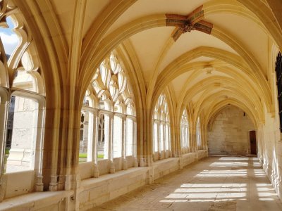 Les travaux de la galerie est du cloître de l'abbaye de Saint-Wandrille ont été lancés au printemps dernier.