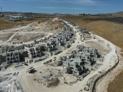 Des logements en construction dans la colonie israélienne de Nokdim, en Cisjordanie occupée, le 13 octobre 2020 - MENAHEM KAHANA [AFP]