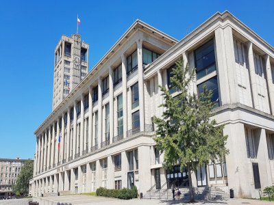 Des perquisitions ont été menées jeudi 15 octobre à la mairie du Havre.