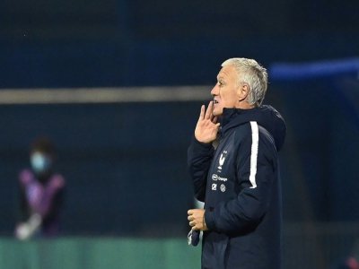 Le sélectionneur des Bleus Didier Deschamps replace ses joueurs contre la Croatie en Ligue des nations, le 14 octobre 2020 à Zagreb - DENIS LOVROVIC [AFP]