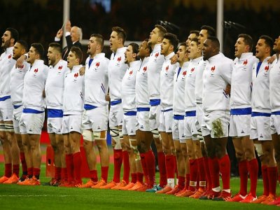L'équipe de France de rugby lors des hymnes avant le match du Tournoi des six nations contre le pays de Galles le 22 février 2020 à Cardiff - GEOFF CADDICK [AFP/Archives]