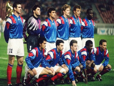 Bruno Martini avec l'équipe de France avant un match amical contre la Belgique au Parc des Princes le 25 mars 1992 - PATRICK HERTZOG [AFP/Archives]
