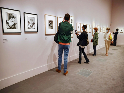 Exposition "Man Ray et la mode" au musée du Luxembourg à Paris, le 23 septembre 2020 - Thomas SAMSON [AFP]