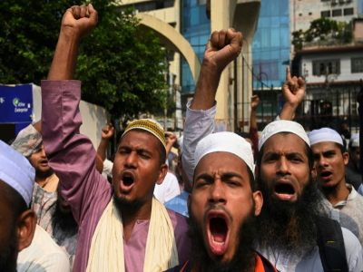 Des dizaines de milliers de manifestants contre la France, à Dacca, au Bangladesh, le 27 octobre 2020 - Munir UZ ZAMAN [AFP]