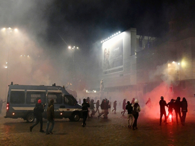 Affrontements entre police et manifestants à Rome le 27 octobre 2020 - Tiziana FABI [AFP]