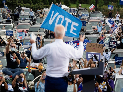 Joe Biden lors d'un meeting en "drive in" le 27 octobre 2020 à Atlanta, en Géorgie - JIM WATSON [AFP]